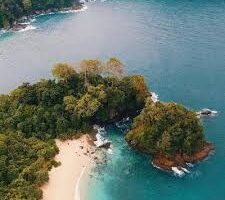 Pantai Teluk Hijau Banyuwangi: Informasi Lokasi Dan Rute Menuju Greenbay