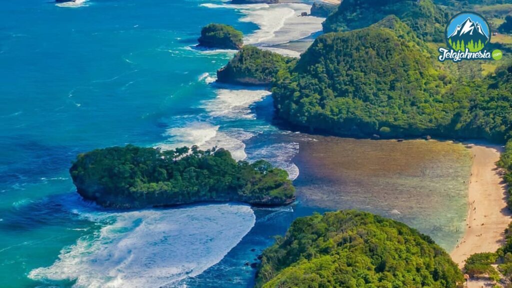 Pantai Teluk Asmara Malang, Pesona Raja Ampatnya Malang - JELAJAHNESIA.ID