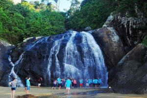 Wisata Unik Pantai Banyu Anjlok Malang