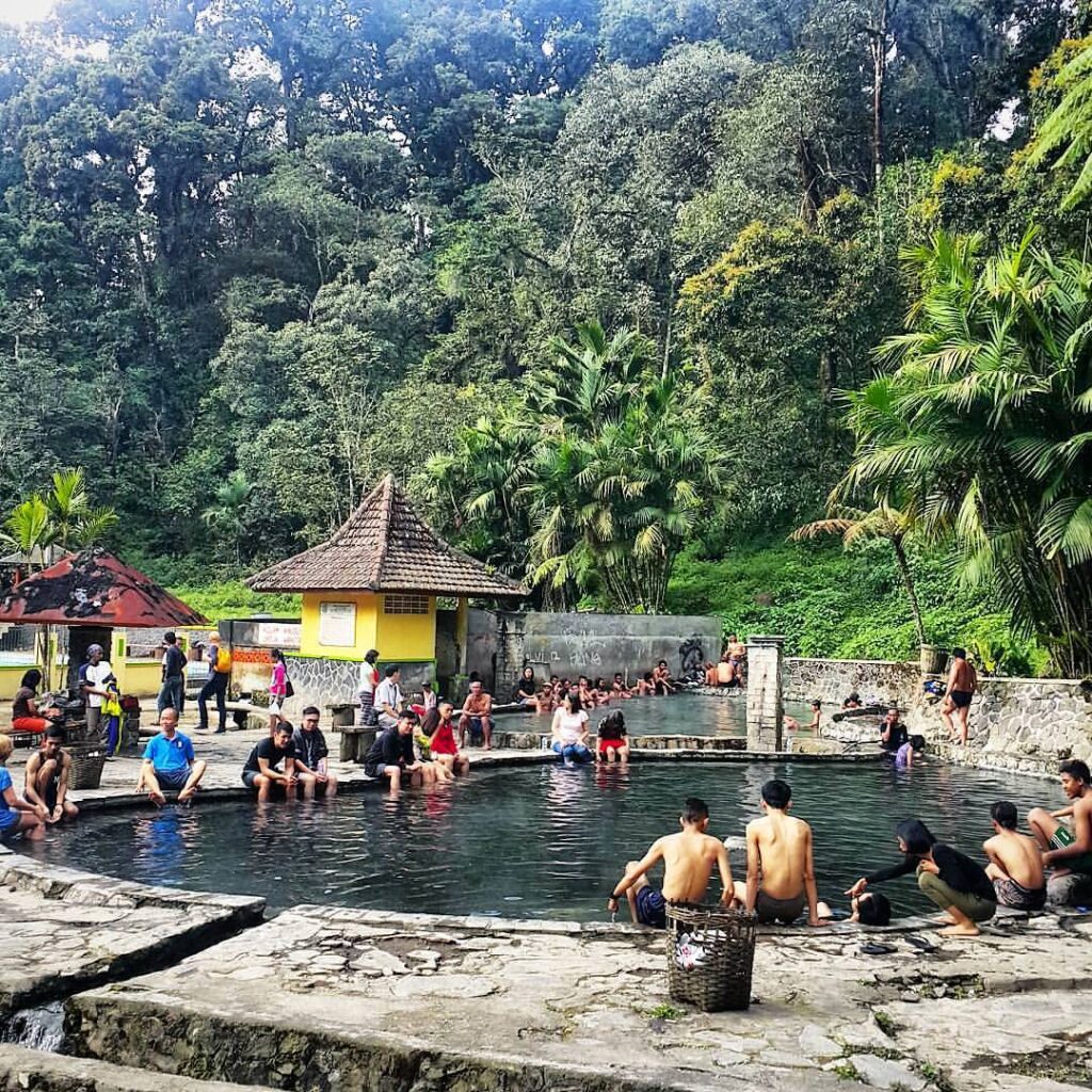 Pemandian Air Panas Cangar