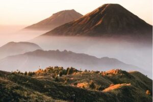 7 Rekomendasi Gunung di Mojokerto: Pesona Alam yang Menanti untuk Dijelajahi