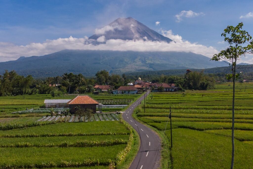 sunrise di cafe teras semeru