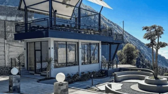cafe viral di bromo