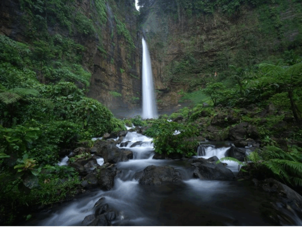 kapas biru waterfall
