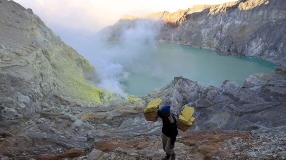 penambangan kawah ijen