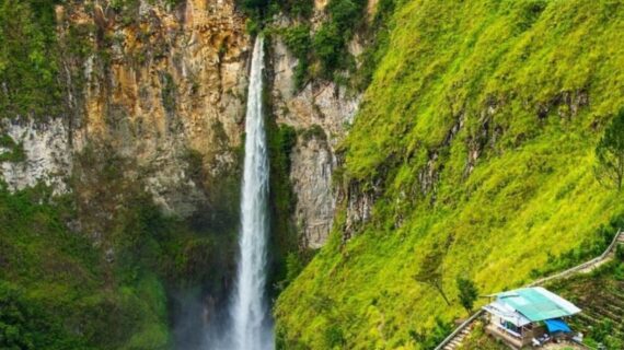 wisata air terjun sipiso piso