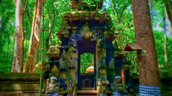 Wisata Religi di Pura Luhur Giri Salaka Alas Purwo: Menyelami Aura Sakral di Jantung Banyuwangi