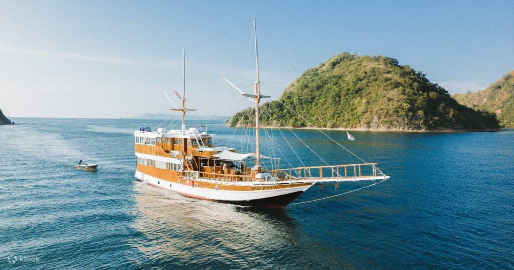 Sailing Komodo Labuan Bajo