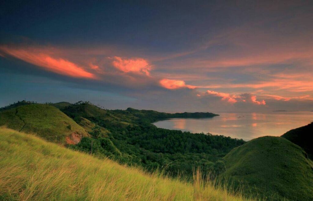 sunset Labuan Bajo