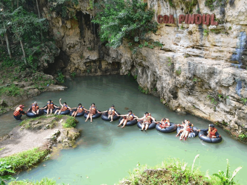 petualangan seru di goa pindul