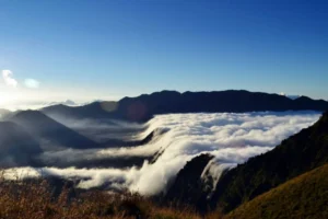 Bromo Puncak B29–P30, Negeri di Atas Awan Lumajang