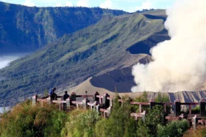 Bukit Kingkong Bromo: Spot Sunrise Legendaris dengan Panorama Ikonik Gunung Bromo