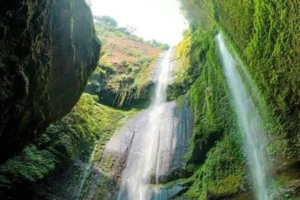 Air Terjun Madakaripura Probolinggo: Lokasi, Rute Menuju Madakaripura & Harga Tiket Masuk Terbaru