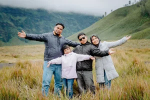 Cuaca Bromo Bulan per Bulan: Perubahan Suhu & Kondisi Alam