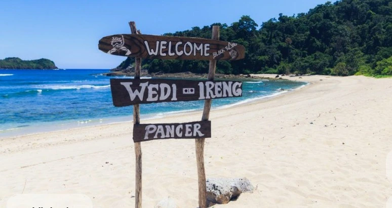 pantai wedi ireng