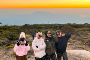 Lebih Bagus Sunrise Bromo atau Ijen? Ini Perbedaannya