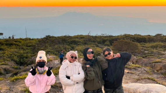Sunrise Bromo atau Ijen