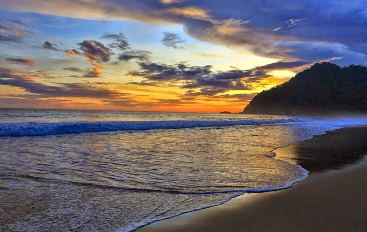 Pantai Sukamade di Taman Nasional Meru Betiri
