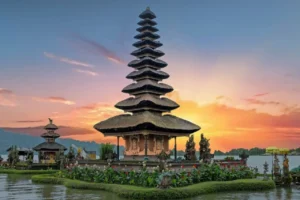 5 Daya Tarik Pura Ulun Danu Beratan yang Wajib Kamu Lihat Saat ke Bali