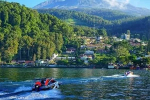 Telaga Sarangan Magetan: Pesona Danau Alami di Lereng Gunung Lawu yang Wajib Dikunjungi