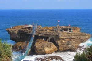 5 Alasan Menakjubkan Pantai Timang Wajib Masuk Wishlist Wisata Gunungkidul