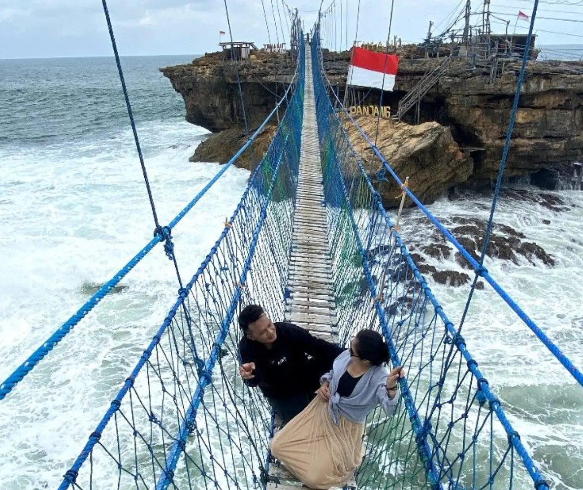 Pantai Timang Gunungkidul
