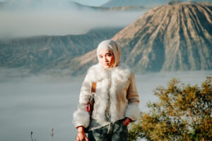 7 Rekomendasi Outfit ke Bromo yang Stylish dan Nyaman untuk Cuaca Dingin